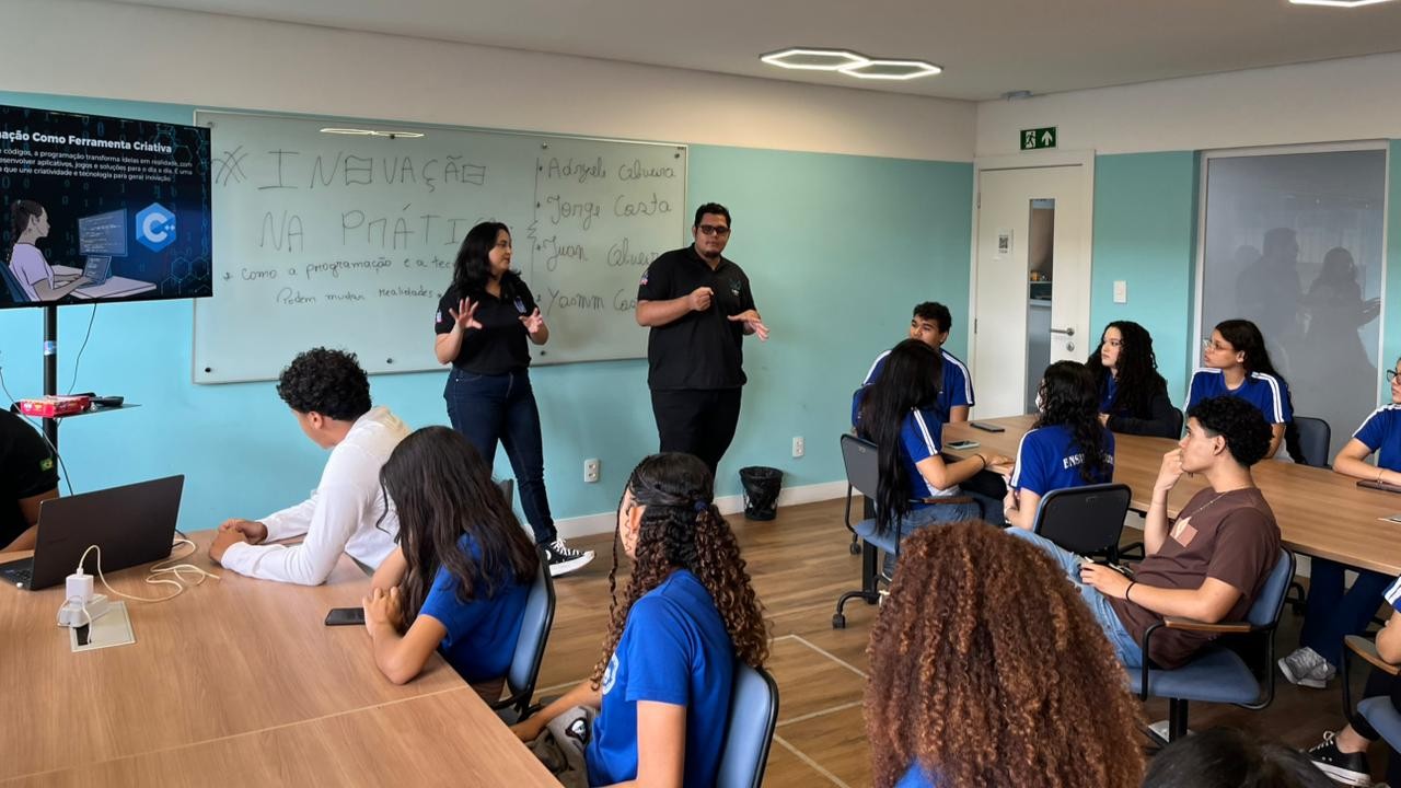 LEA realiza curso gratuito de Python para estudantes da rede Pública